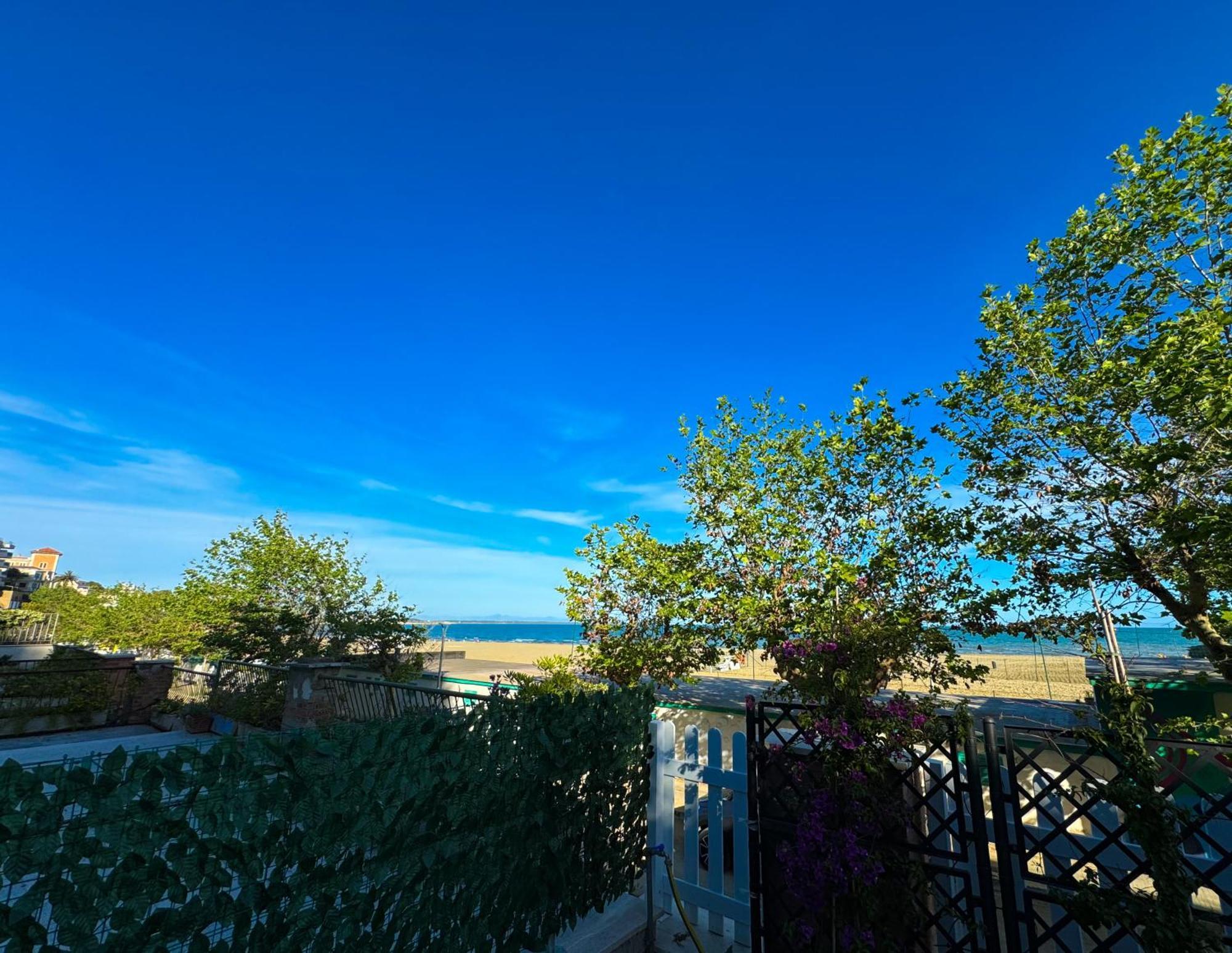 Marco House - Seaview Apartment - Fronte Mare - Casa Vacanza Anzio Esterno foto